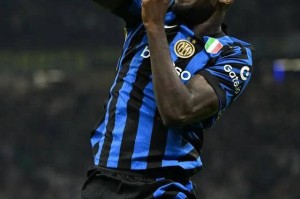 国际米兰动荡:主帅离队,头号射手面临转会风波 国际米兰动荡:主帅离队,头号射手面临转会风波