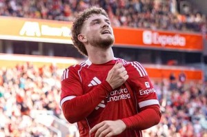 利物浦转会消息：德甲豪门就哈维·埃利奥特的交易进行“接触”，红军概述了要价