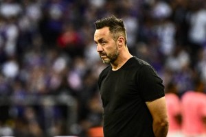 马赛4-0大胜洛里昂,德泽尔比:以谦逊与雄心迎战皇马 马赛4-0大胜洛里昂,德泽尔比:以谦逊与雄心迎战皇马