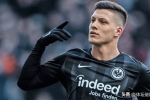 引援眼光毒辣, 身价破亿前锋加盟, 德甲豪强成“新黑店”