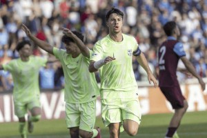 4-1!巴萨U19夺欧冠冠军,为老大哥打样:本赛季加冕青年队3冠王 4-1!巴萨U19夺欧冠冠军,为老大哥打样:本赛季加冕青年队3冠王