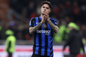 扎莱夫斯基确认留守国米：专注欧冠决赛，想为蓝黑军团带回荣耀