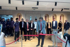 曝曼联压哨求购德甲中场被拒!明年必补强,冬窗或尝试签新卡里克 曝曼联压哨求购德甲中场被拒!明年必补强,冬窗或尝试签新卡里克