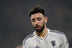 争四格局波澜再起：曼联优势有限，切尔西紧咬不放，利物浦步履维艰