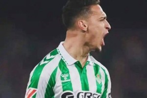 亿元先生变2000万！巴西边锋出奇招，曼联球迷愤怒，西甲劲旅欢喜