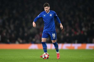 科莫接近以3000万欧元签下萨格勒布迪纳摩中场巴图里纳