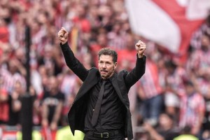 年薪3400万西甲第一，投入1.7亿欧落后巴萨10分，马竞会解雇西蒙尼吗？