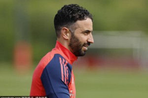 釜底抽薪！巴黎7年长约锁死坎波斯，曼联重建希望再遭重创！