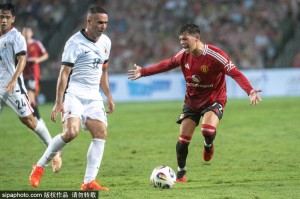 逆转取胜！奥比-马丁替补双响 曼联3-1中国香港队