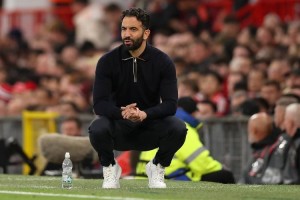 talkSPORT：曼联仍将在夏窗支持阿莫林 马奎尔&B费不满高层