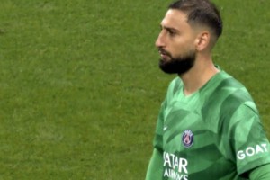 唐纳鲁马点赞曼联夺冠照，2600万可买到！周薪30万需卖奥纳纳方可引进