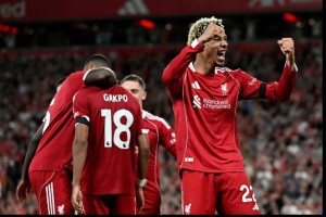 突发!利物浦客战纽卡惊现神操作:1.2亿先生改踢右后卫,斯洛特葫芦里卖的什么药? 突发!利物浦客战纽卡惊现神操作:1.2亿先生改踢右后卫,斯洛特葫芦里卖的什么药?