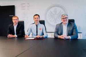 官方:法兰克福与主帅托普穆勒续约至2028年,球队目前排德甲第三 官方:法兰克福与主帅托普穆勒续约至2028年,球队目前排德甲第三