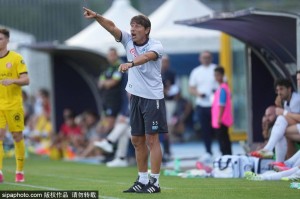 意甲老帅点评新赛季:孔蒂争冠希望大,米兰靠阿囧齐沃暂难被信任 意甲老帅点评新赛季:孔蒂争冠希望大,米兰靠阿囧齐沃暂难被信任