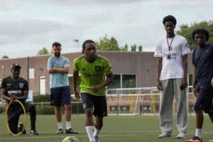 法甲天才前锋穿曼联球衣踢球,标价5000万!红魔或免费签英超空霸 法甲天才前锋穿曼联球衣踢球,标价5000万!红魔或免费签英超空霸