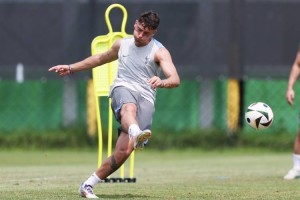 英媒：热刺并未收到对贝利斯的报价，阿根廷竞技的传闻是阿媒炒作