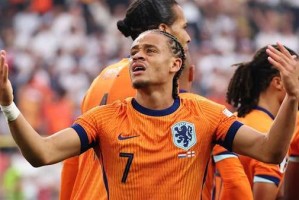 巴萨密会德甲新星经纪人 今夏重点补强左路 巴萨密会德甲新星经纪人 今夏重点补强左路