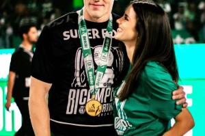 绝情哲凯赖什为转会英超抛弃女友！曼联向切尔西推销加纳乔，筹钱买中锋