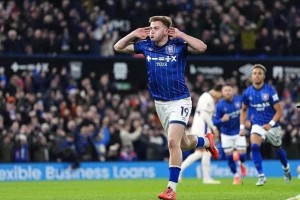 曼联3000万买新凯恩被迫等待,球员决定货比三家!已获准展开谈判 曼联3000万买新凯恩被迫等待,球员决定货比三家!已获准展开谈判