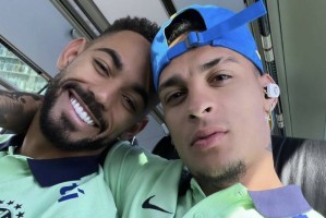 曝曼联队友为安东尼说情!两新援都觉圆神可用,建议阿莫林给机会 曝曼联队友为安东尼说情!两新援都觉圆神可用,建议阿莫林给机会