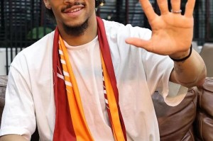 3官宣9消息：丁丁让意甲大结局，曼城再签一人，米兰大换血！