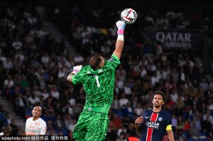 多纳鲁马加盟曼联:红魔防线重塑的关键一步 多纳鲁马加盟曼联:红魔防线重塑的关键一步