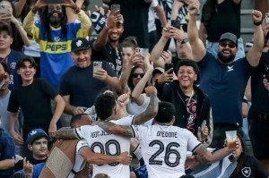 0-1!欧冠冠军轰然倒下!球迷赞不绝口:纪律性真强,最好看比赛 0-1!欧冠冠军轰然倒下!球迷赞不绝口:纪律性真强,最好看比赛