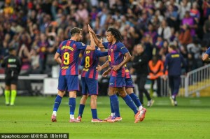 西甲-亚马尔助攻莱万破门 巴萨连场逆转2-1皇家社会登顶 西甲-亚马尔助攻莱万破门 巴萨连场逆转2-1皇家社会登顶