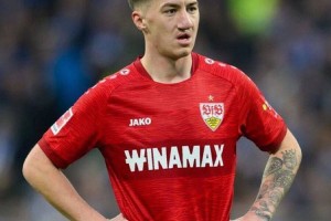 曝曼联冬窗或签德甲悍将,4300万可成交!巴莱巴就转会向主帅表态 曝曼联冬窗或签德甲悍将,4300万可成交!巴莱巴就转会向主帅表态