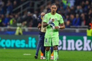 巴萨神锋拉菲尼亚续约引发的谜团背后,隐藏着王朝重建的宏伟蓝图 巴萨神锋拉菲尼亚续约引发的谜团背后,隐藏着王朝重建的宏伟蓝图