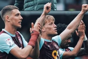 球队升级大盘点：汉堡或容忍德甲，英冠双雄破百，法甲迎来巴黎德比