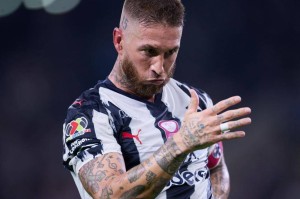 皇马传奇重逢!39岁水爷点射破门 皇马传奇重逢!39岁水爷点射破门