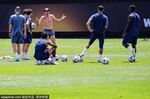 皇马门将库尔图瓦怒怼西甲主席:球员休息权为何屡被忽视? 皇马门将库尔图瓦怒怼西甲主席:球员休息权为何屡被忽视?