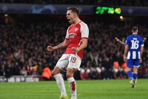 特意等到约克雷斯进球,马丁内利誓言:争取赢下每一项冠军 特意等到约克雷斯进球,马丁内利誓言:争取赢下每一项冠军