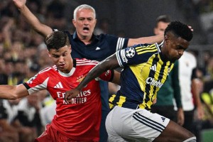 穆里尼奥率队陷入欧冠附加赛困境