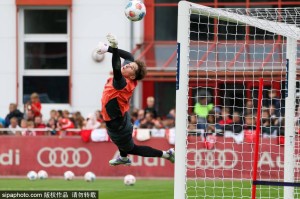 德甲球队拜仁慕尼黑训练备战比赛</title>
        
    <title>德甲球队拜仁慕尼黑训练备战比赛