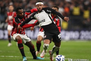 老将回春，荷兰名将德佩征战巴西甲，对更纯粹足球的追求