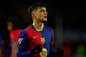 巴萨官方确认佩德里伤情，西甲争冠形势骤然复杂，球迷纷纷看好皇马逆袭