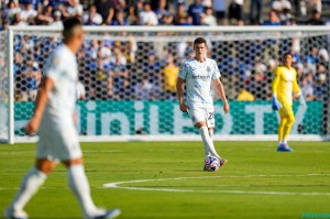 球迷怒批！世俱杯首战梦游，欧冠惨败阴影再现，蓝黑军团小组出线悬了？