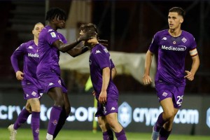 足坛悲喜一夜！那不勒斯反弹登顶，尤文图斯意外平局，巴黎稳健大胜