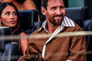 梅西37次小组赛全胜封神！C罗3次出局对比：什么叫“小组赛绝缘体”？