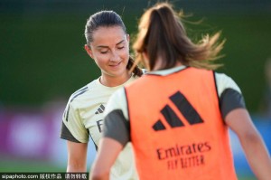 皇马女足欧冠首秀狂胜罗马,主帅揭秘背后故事 皇马女足欧冠首秀狂胜罗马,主帅揭秘背后故事