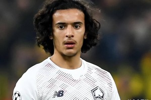 转会11：英超双雄加入法甲17岁小将争夺战曼联中场猎物被标天价