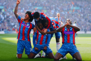 0-1！前曼联门将一战封神 曼城惨遭爆冷 大黑马问鼎120年队史首冠