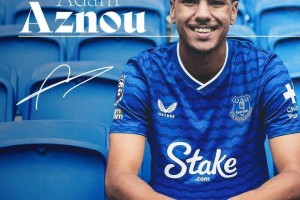 总价1200万!官方:19岁拜仁后卫阿兹努加盟埃弗顿,签约4年 总价1200万!官方:19岁拜仁后卫阿兹努加盟埃弗顿,签约4年