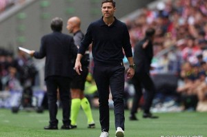 西甲崩盘，皇马惨负，阿隆索束手无策