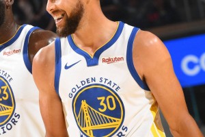 库里14分钟高效14分 霍福德首秀正负值高达+13 库里14分钟高效14分 霍福德首秀正负值高达+13