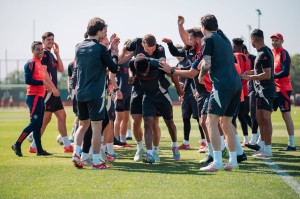 曼联迎两大利好!官方:阿玛德、德里赫特恢复全队合练 曼联迎两大利好!官方:阿玛德、德里赫特恢复全队合练