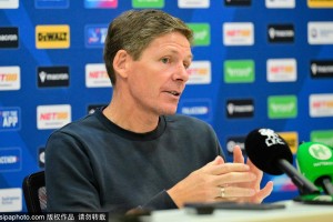 格拉斯纳回应与曼联的传闻:以中立且完全放松的态度看待 格拉斯纳回应与曼联的传闻:以中立且完全放松的态度看待