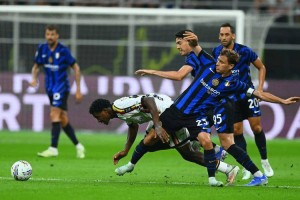 意甲焦点！卡利亚里死磕国米，巴雷拉反戈旧主，齐沃新战术迎大考